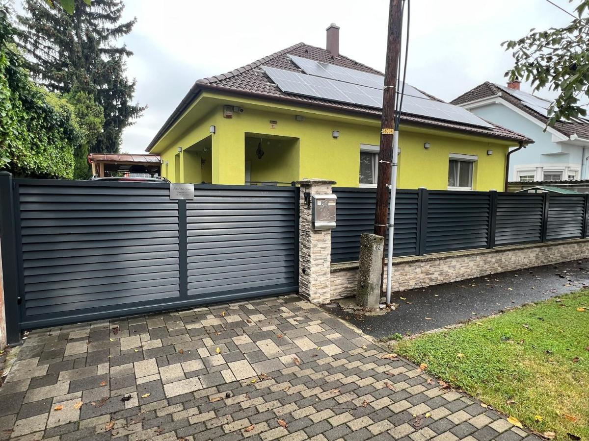 Star Street Home Mosonmagyaróvár Eksteriør billede