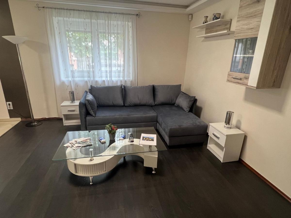 Star Street Home Mosonmagyaróvár Eksteriør billede